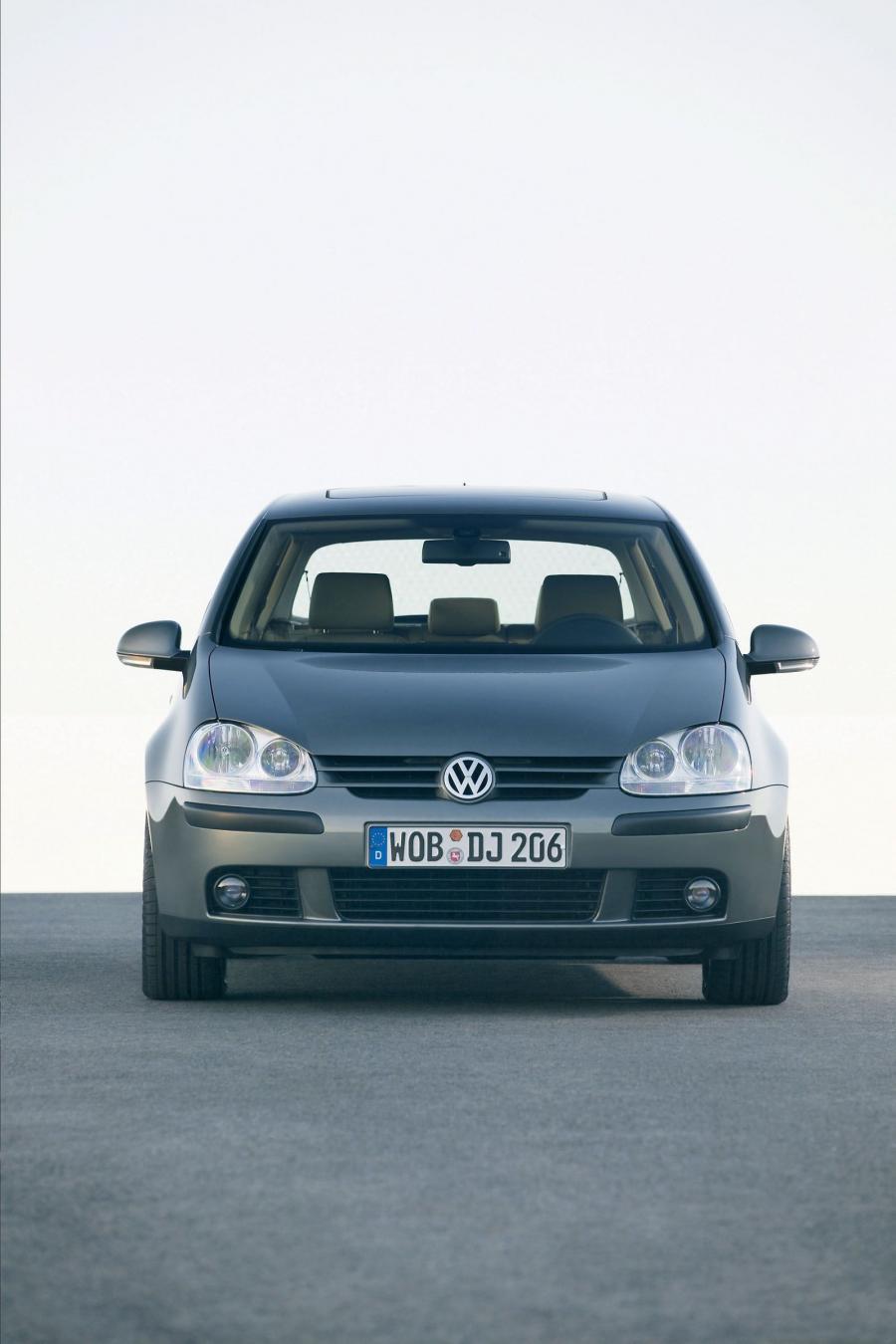  Volkswagen Golf 2004 года  (фото 101 из 170)